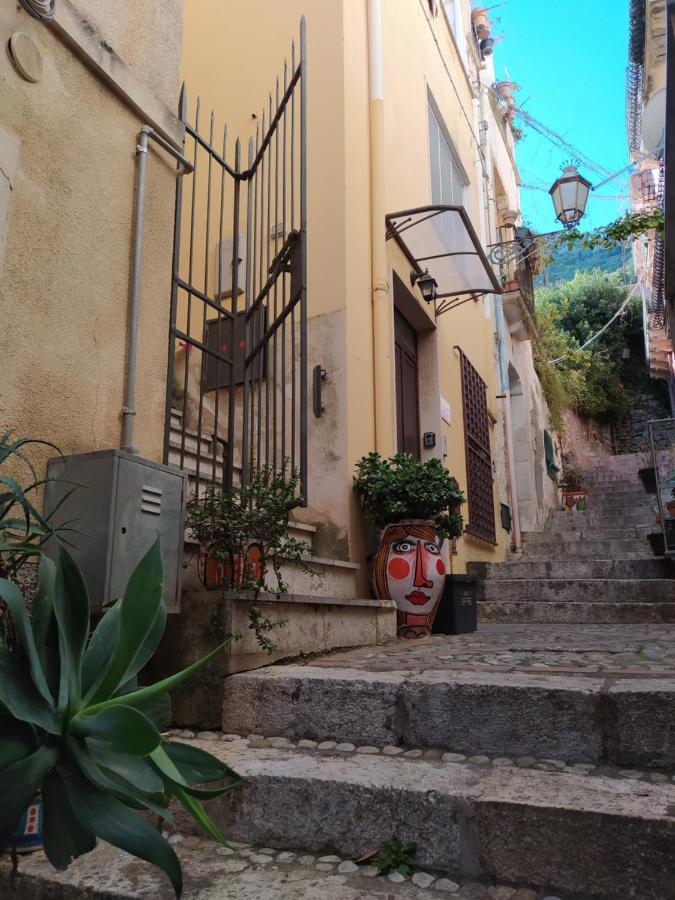 Casa Bianca - Luxury With Balcony In The City Centre Taormina Exterior photo